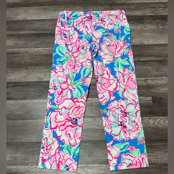 Lilly Pulitzer 6 Luxury Capri Flutter Blue Lucky Charm Floral Print Pants - Picture 3 of 8